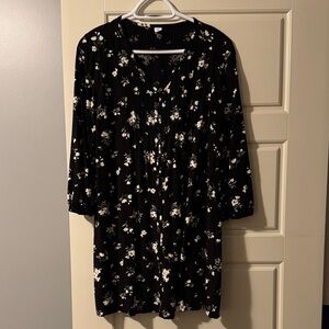 Old Navy Black and White Floral Tunic